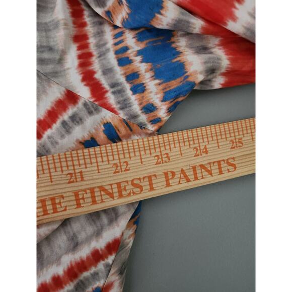 Tolani Collection Blouse Size Large Handkerchief Hem Red Blue V-Neck - Picture 5 of 6